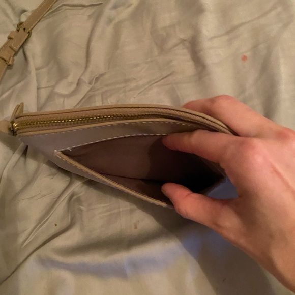 Target  adjustable strap purse beige in color - Picture 9 of 15